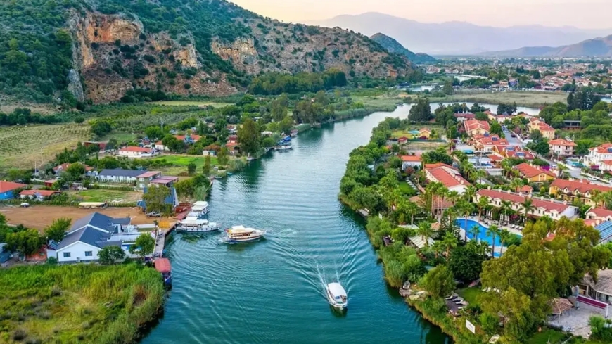 Sessiz, Ilık ve Bütçe Dostu! Köyceğiz–Dalyan Neden Bu Kadar Popüler?