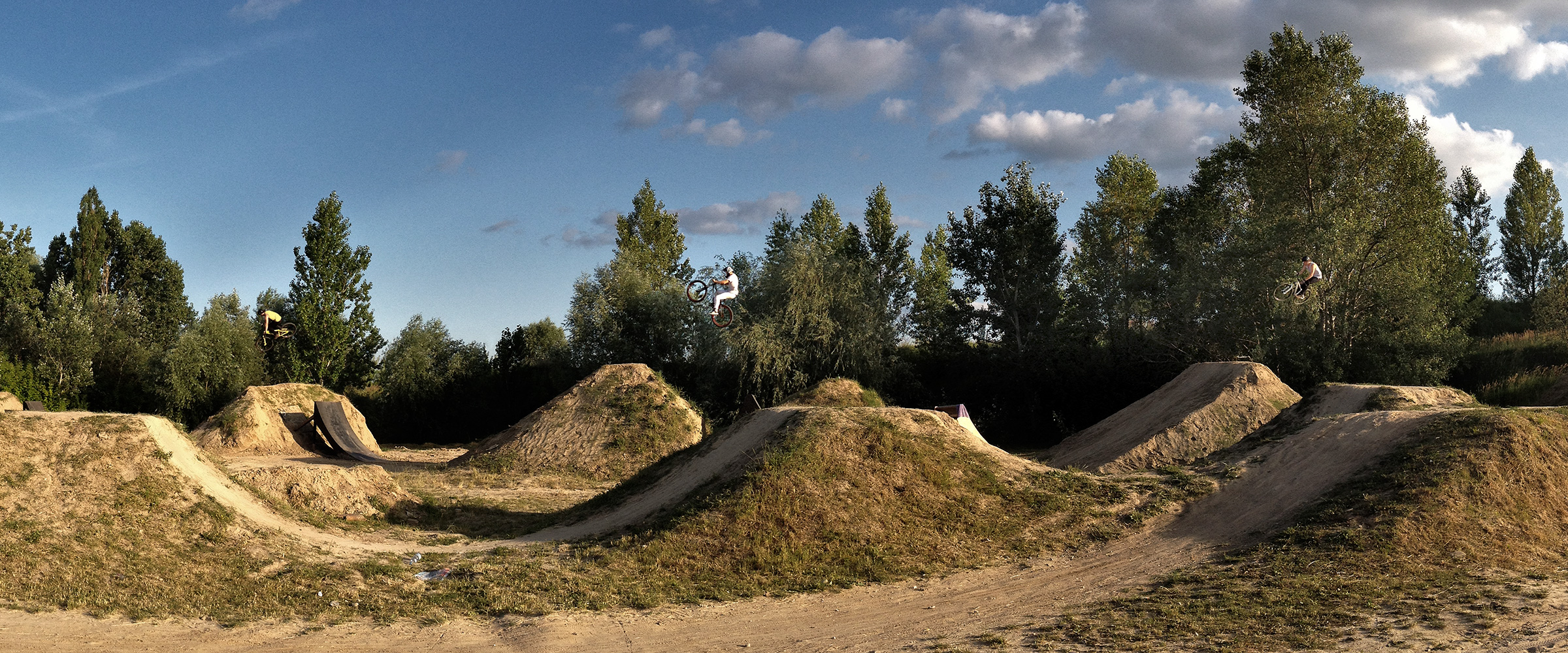 PANORAMA DIARY | Iphoneography blog | Bike jumpers