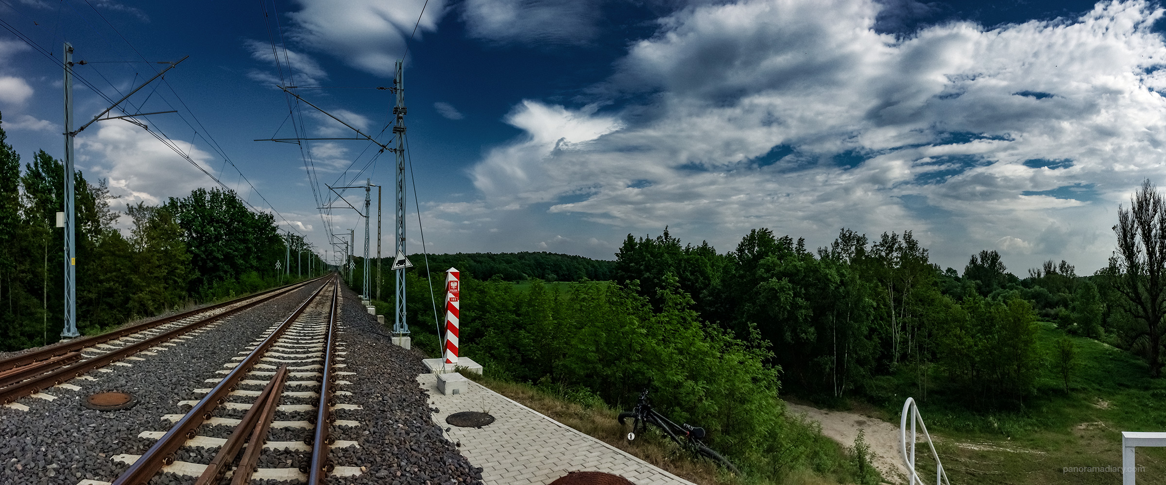 PANORAMA DIARY | Iphoneography blog | Polish-German railway border at Bielawa Dolna