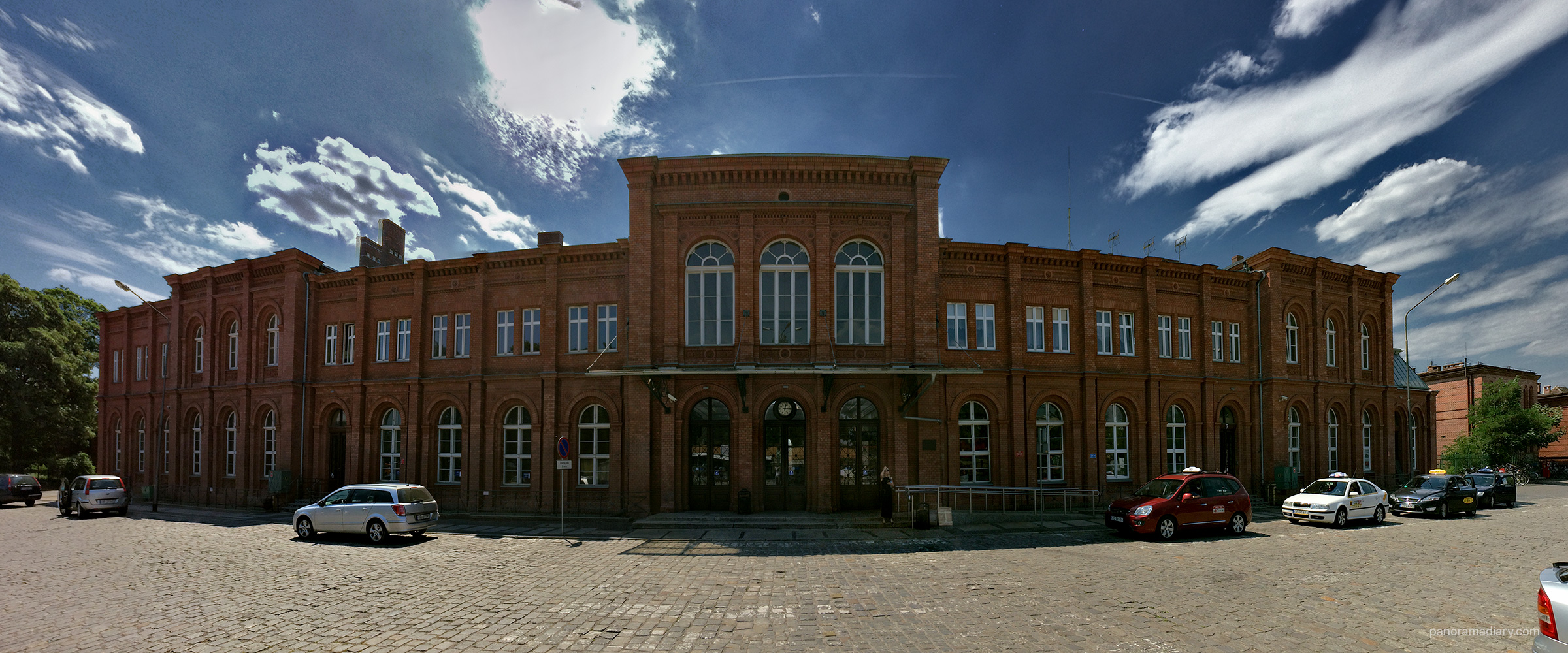Brzeg train station building | PANORAMA DIARY