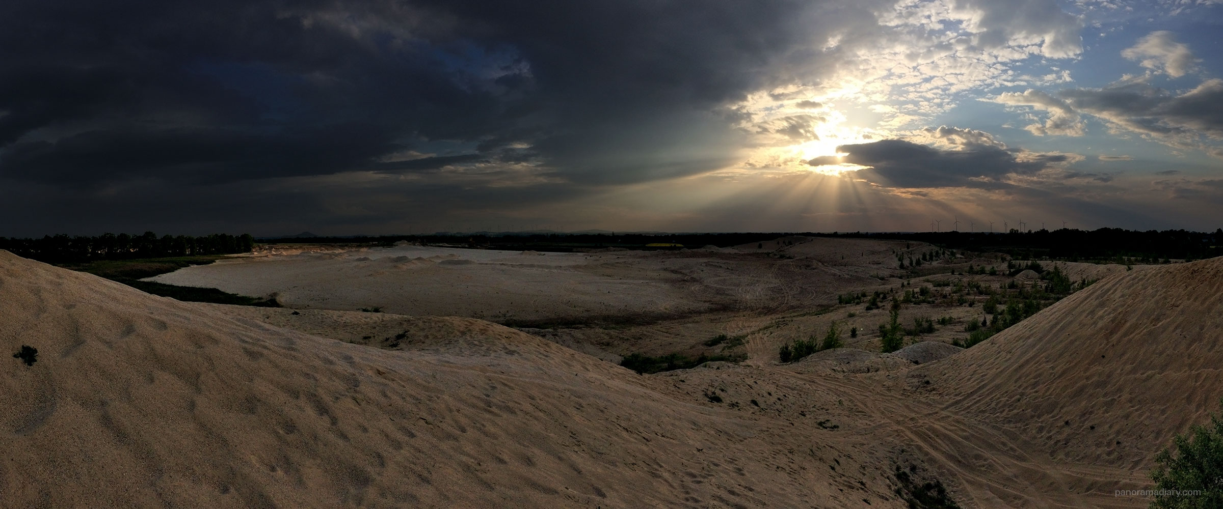 PANORAMA DIARY | Sunset over desert